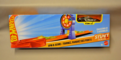 Mattel Hot Wheels Stunt Tracks - Spin & Score  mit Auto FHY68