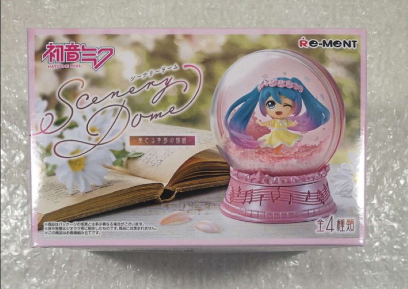 HATSUNE MIKU SERIES SCENERY DOME THE STORY OF THE SEASONS PLAYING Figurine