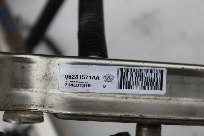 RAM 1500 2021 nuevo estilo inyectores de combustible con rieles 5,7 L 05281571AA Foto 3 de 4