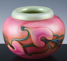 BEAUTIFUL SIGNED 2005 JERRY P HEER LOTTON STUDIOS PINK IRIDESCENT ART GLASS VASE