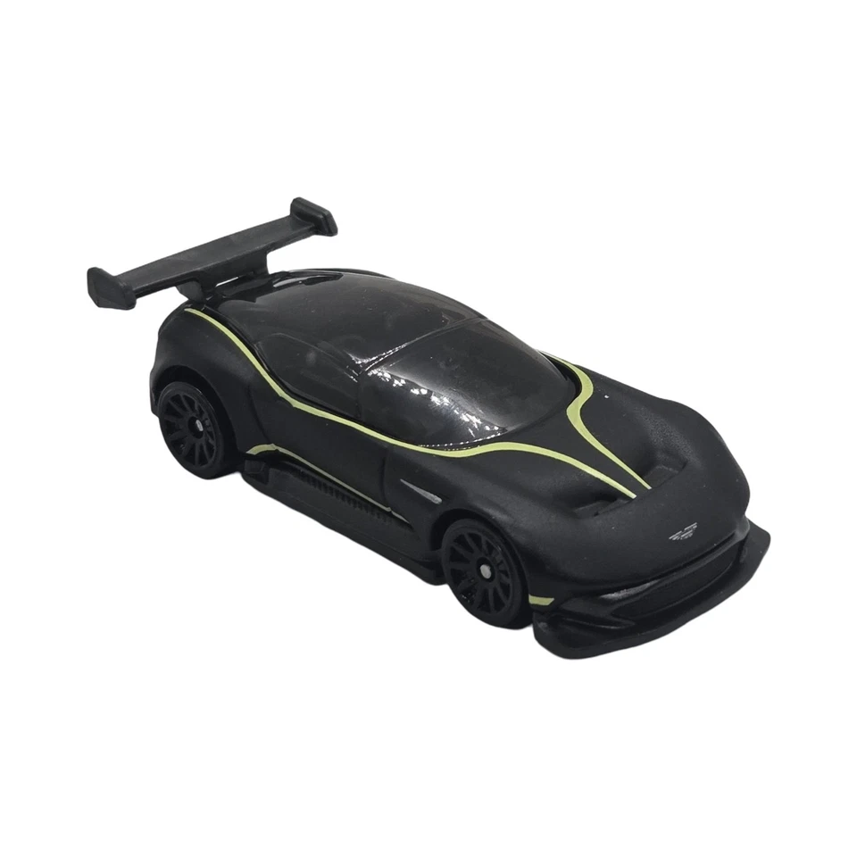Aston Martin Vulcan 2025 Hot Wheels - carbón mate - HW AUTOMOVIL SHOW - suelto Foto 2 de 4