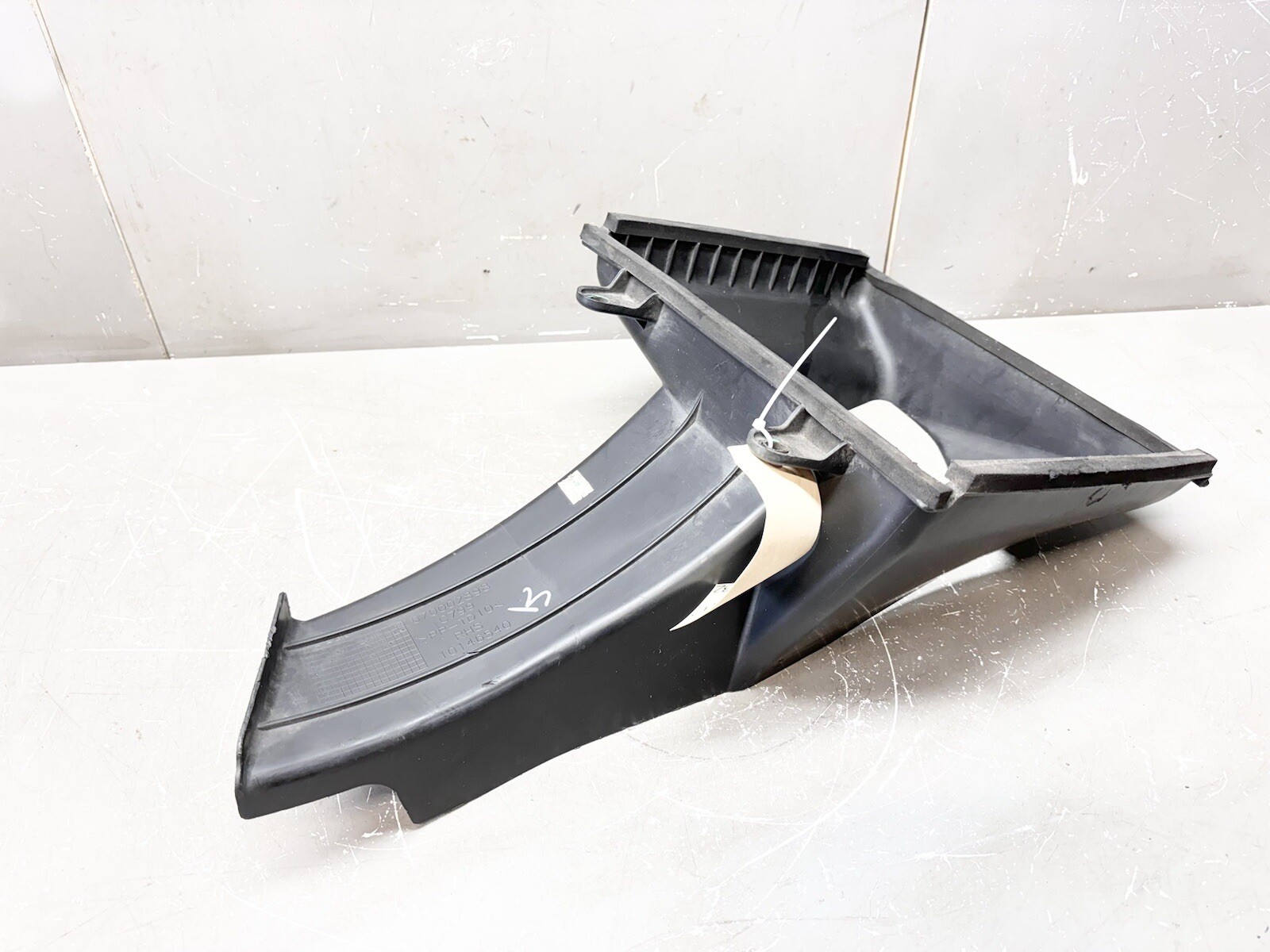⭐️2014 - 2016 MASERATI QUATTROPORTE FRONT RIGHT COOLER AIR INTAKE DUCT 670002898