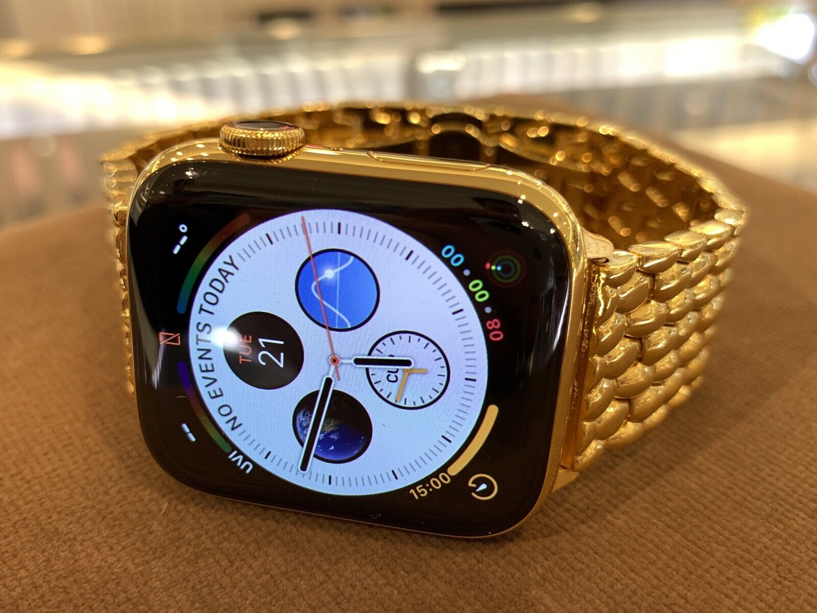 Custom 24K Gold Plated 45MM Apple Watch SERIES 8 Louis Vuitton Band LTE GPS  02