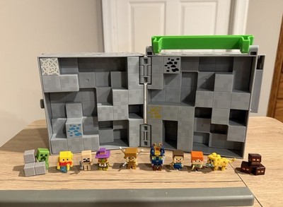 Minecraft Mini Figure Collector Case Storage Cube With 10 Mini Figures