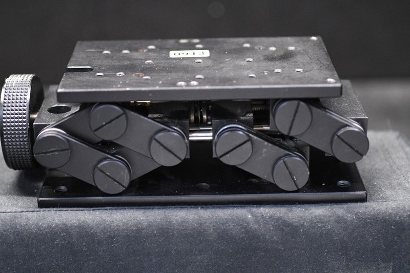 Sigma Koki Lifting Stage (L:13cm, W:8cm, Lift: 6.25cm)