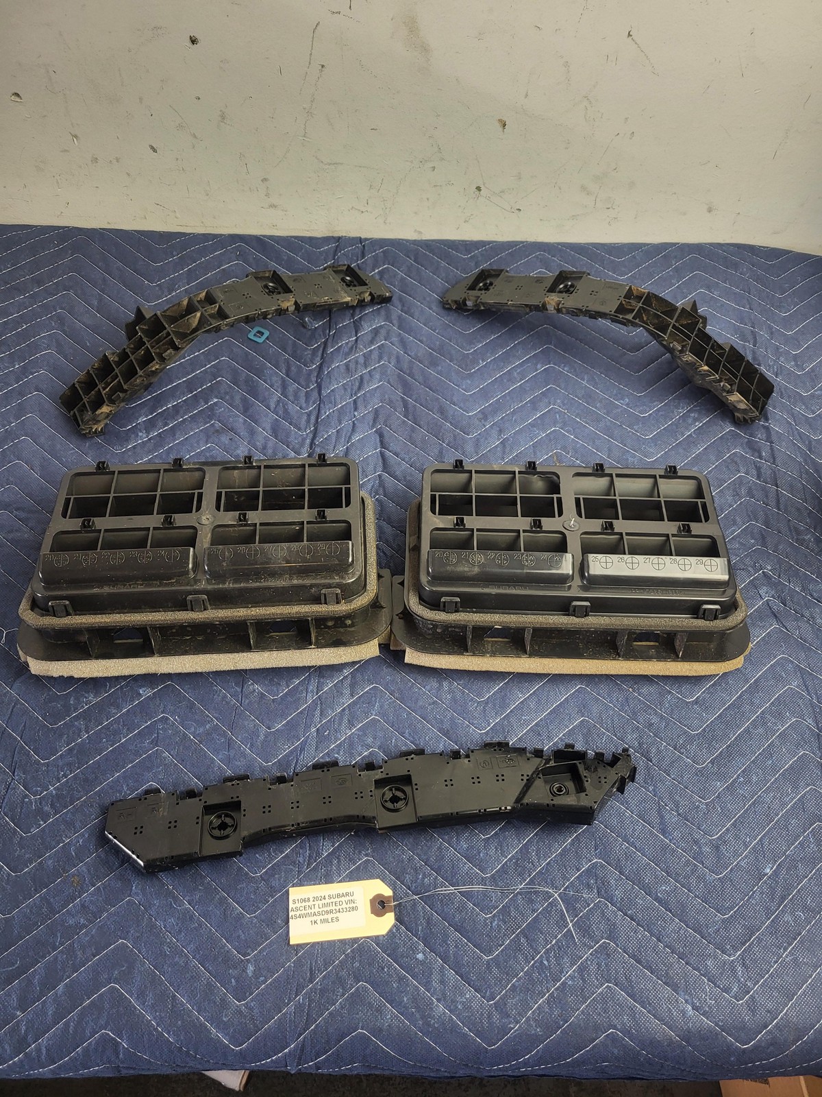 2021-2025 Subaru Ascent Rear Bumper Brackets & Quarter Pressure Vents 72651XC00A