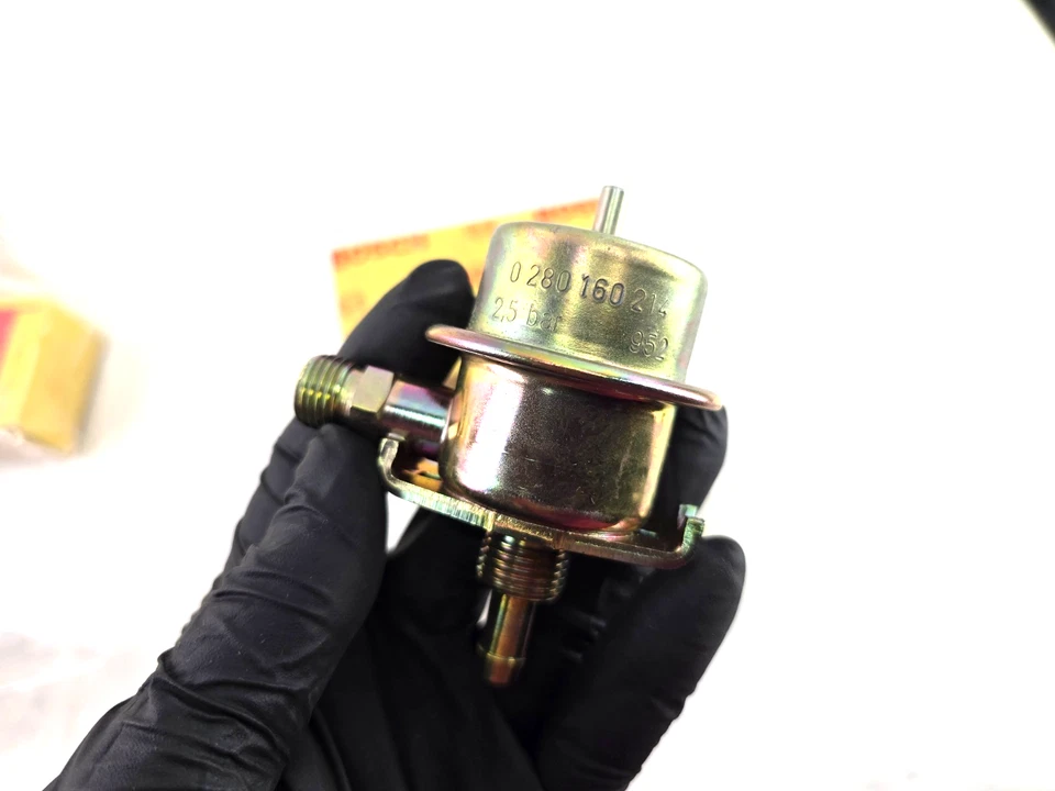 NOS Bosch FPR Fuel Pressure Regulator BMW 633CSi 733i 0280160214 Porsche 944 - Image 3 of 4