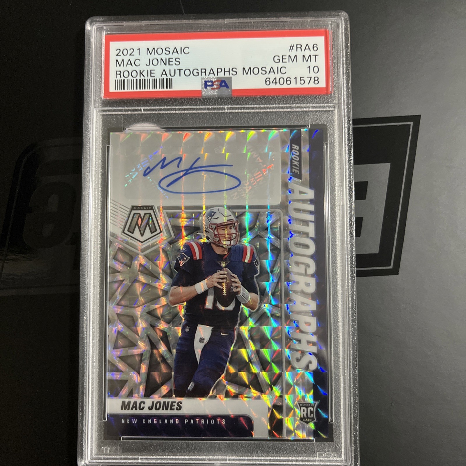 Mac Jones Panini Mosaic Rookie Autographs Mosaic #RA6 Base
