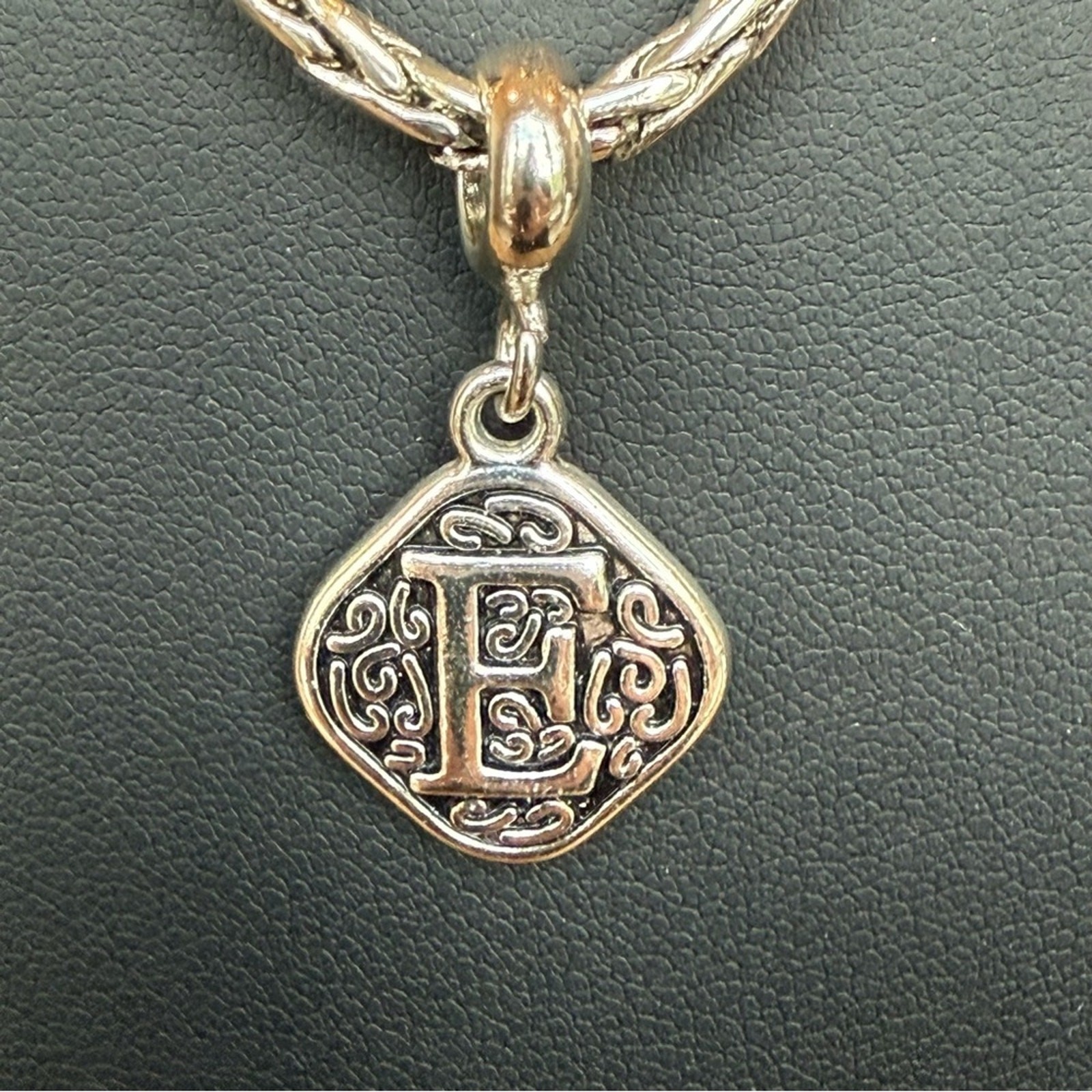 DaVinci Jewelry Initial E Monogrammed Pendant Nec… - image 1