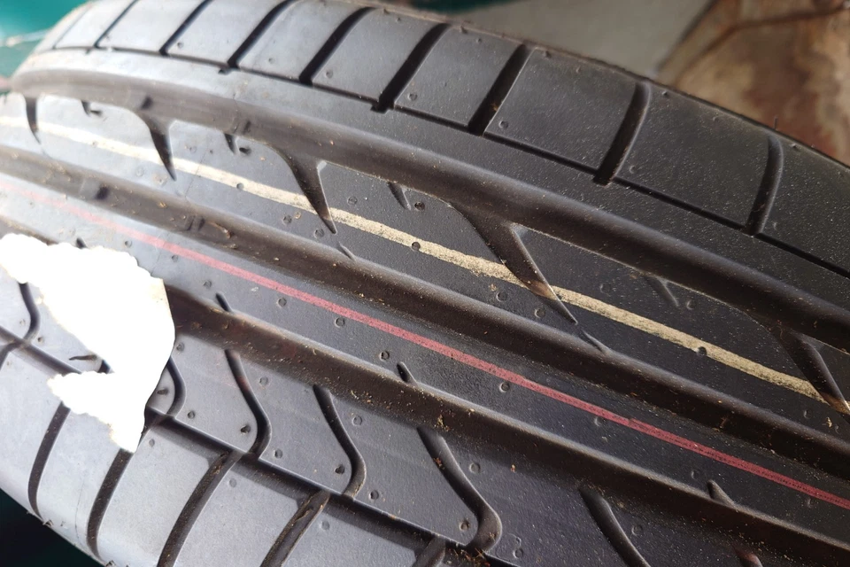 Satz Sommerreifen Bridgestone Potenza RE050A 175/55 R15 77V DOT21/23 - Bild 4 von 4