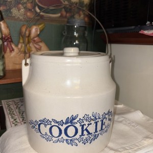 Vintage Stoneware Cookie Jar/marked On Bottom USA/Overproof/ with Lid/7”Tall/8”