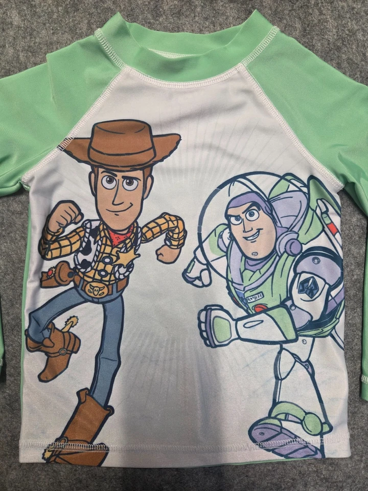 Camiseta Disney Toy Story Niños Talla 3T Verde y Blanco Cuello Redondo Estampado Gráfico Foto 4 de 4