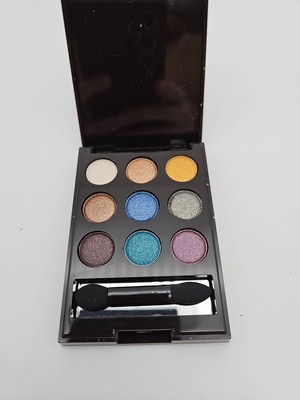 new Avon Mark on the dot eye color compact Eyeshadow - Shimmer
