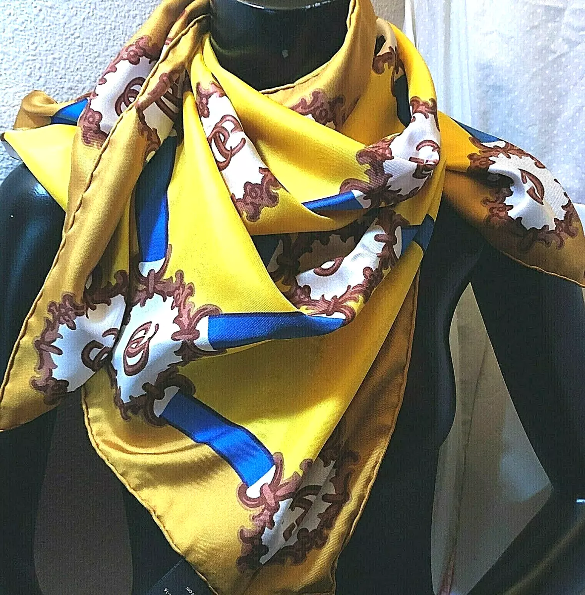Gucci Silk Twill Scarf GG Web LADY DOUB Yellow Sun Square Scarf 90x90cm 35x35
