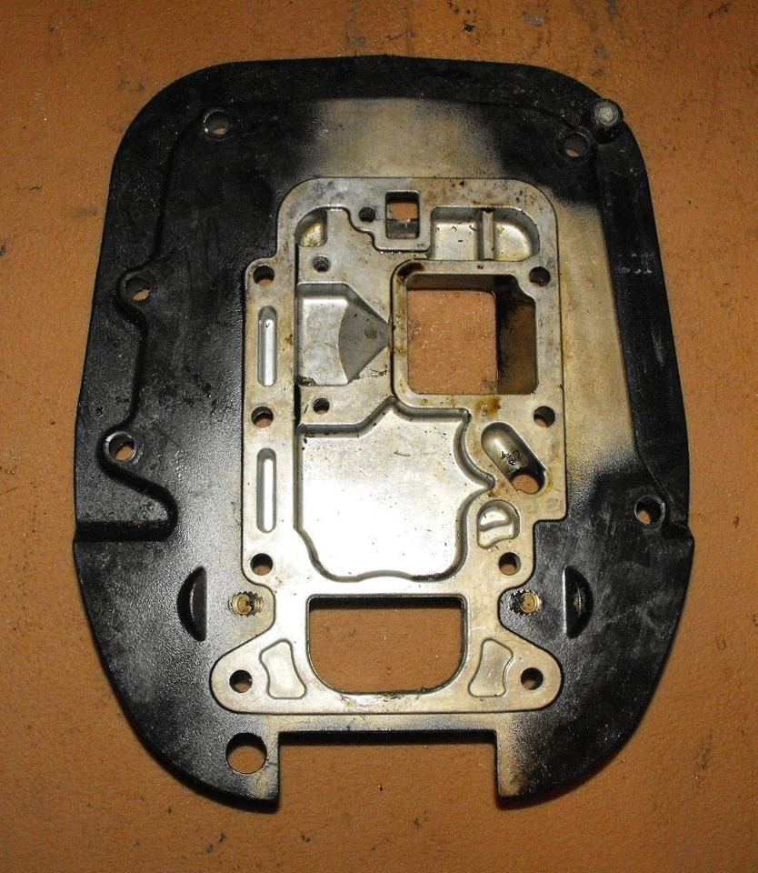 Force 40 50 HP 2 Cylinder Spacer Plate Assembly F684680-2	 Fits 1992-1996 - Image 2 of 2