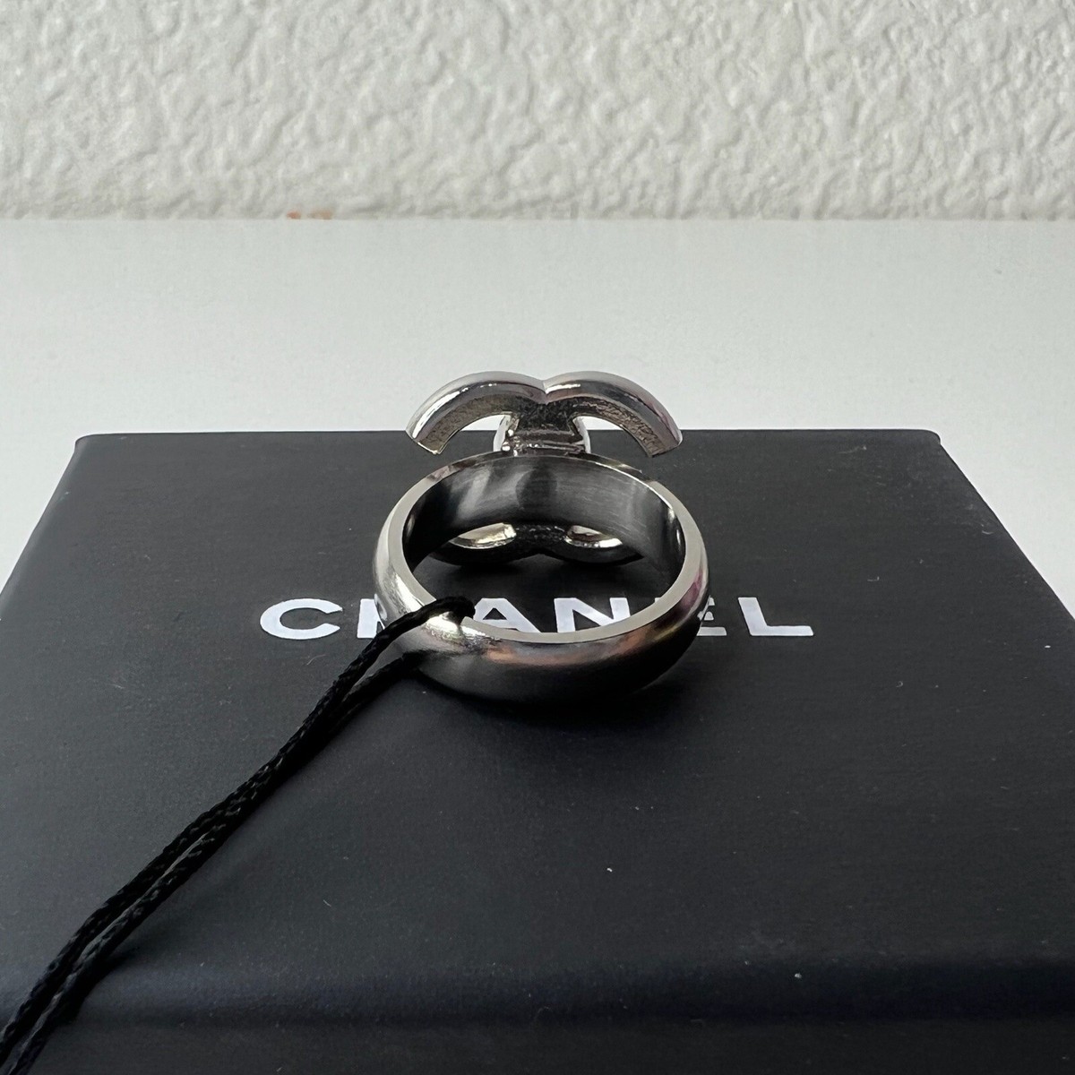 NWT 22C Chanel Classic CC Logo Silver Crystal Metal Ring NWT 22C Chanel Classic CC Logo Silver Crystal Metal Ring