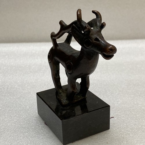 KLEINE VINTAGE SIGNIERTE BRONZE ELCH oder RENTIER STATUE DATIERT 1978 MARMORBASIS - Bild 4 von 10