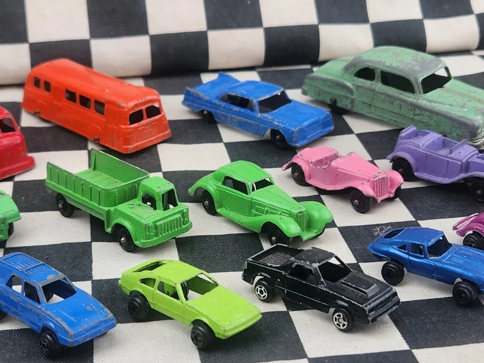 Tootsietoy Collection 18 Model Car Bulk Lot Pontiac Plymouth Fire Engine Hot Rod - Image 4 of 4