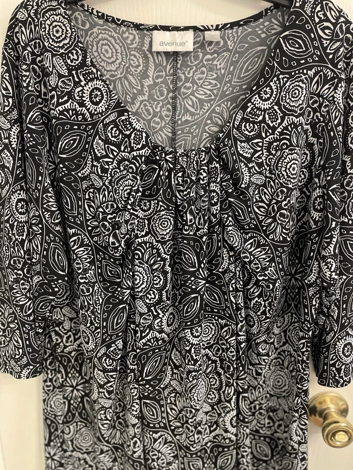 Blusa Top AVENUE Talla 18/20 Cachemira Cuello Redondo Mangas 3/4 Elastizada Negra Blanca Foto 3 de 4