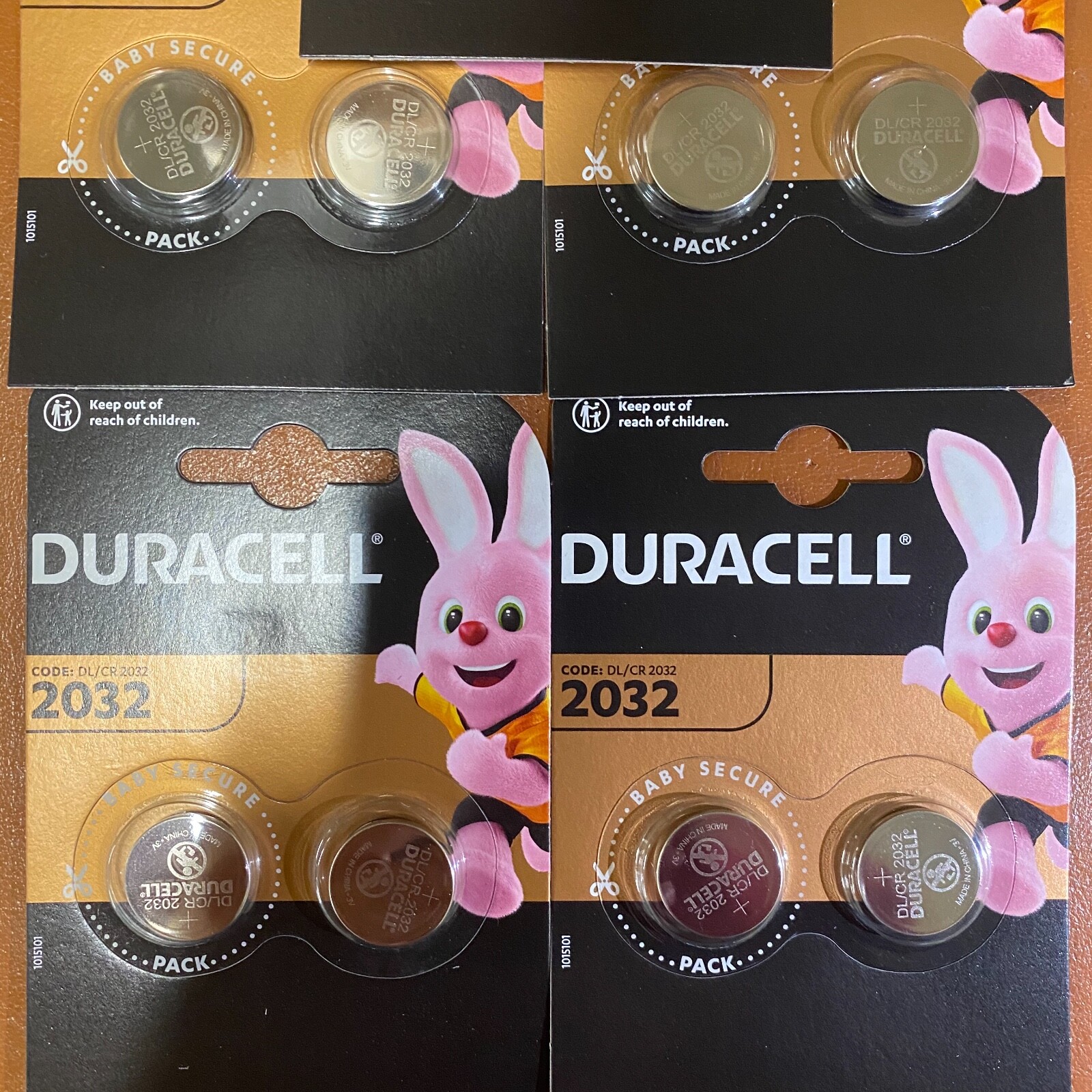 200 Duracell CR2032 3V Lithium Coin Cell Battery 2032 DL2032 BR2032