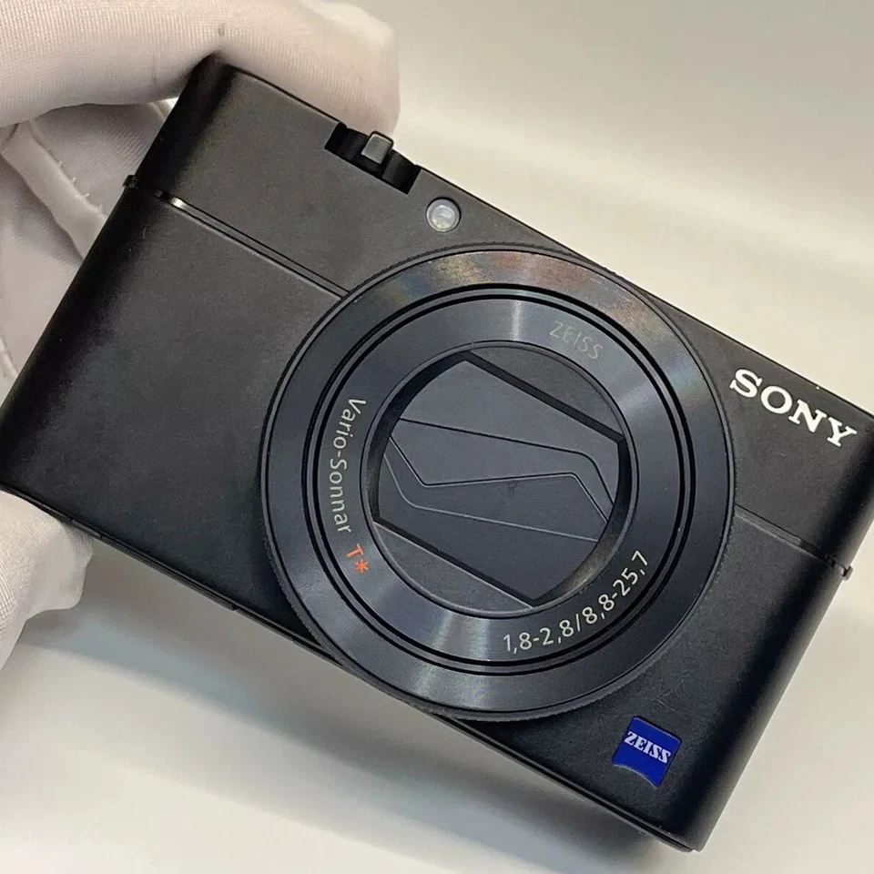 Sony Cyber-shot RX100 V RX100M5 20.1MP Digital Camera with Flip Screen  85% New - Image 3 of 4