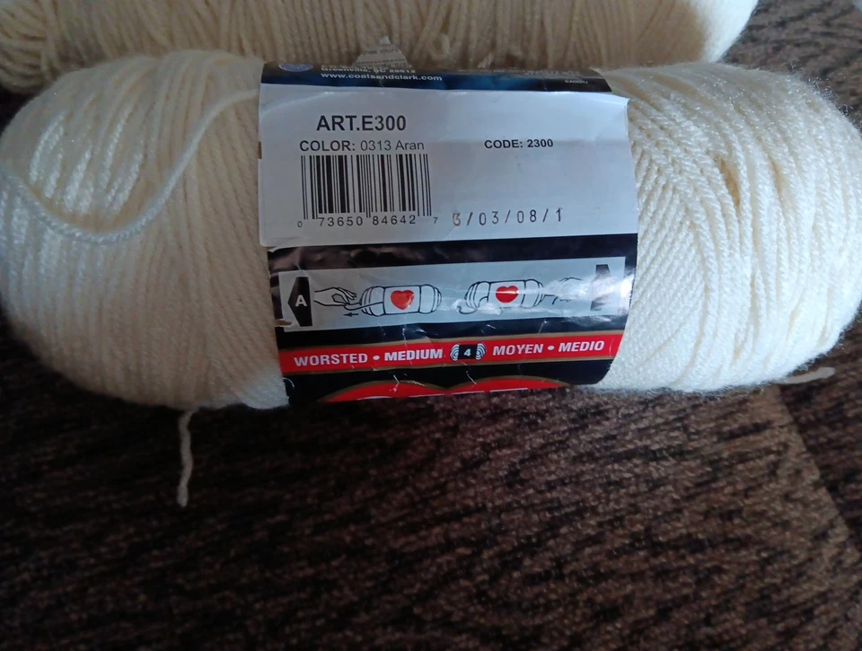 Lote de dos madejas completas de 7 oz/364 yardas corazón rojo hilo súper ahorrador Aran sin tinte Foto 4 de 4