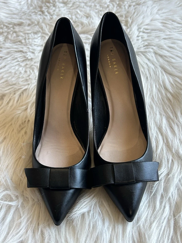 Женские туфли-лодочки Ted Baker размер 37 черная кожа бант на высоких каблуках карьерные - Изображение 3 из 4