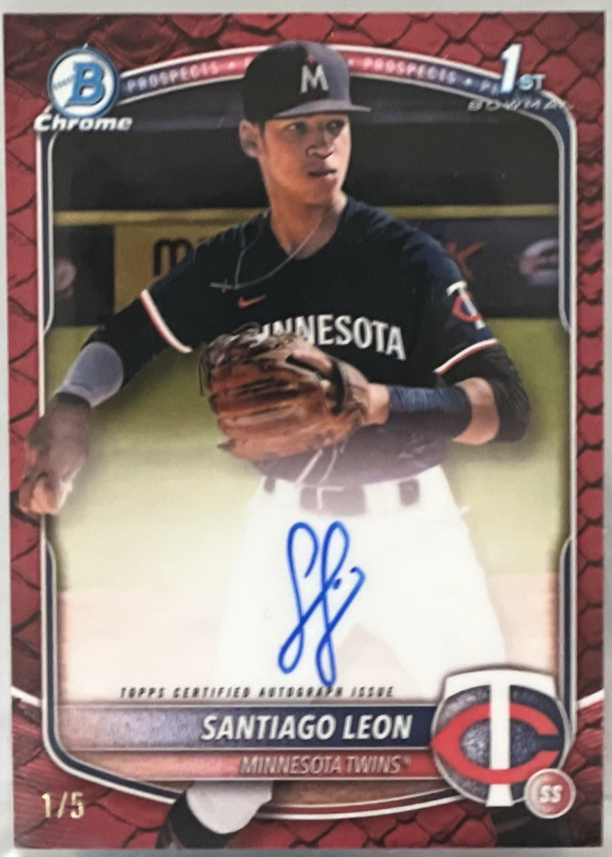2025 Bowman Chrome Santiago Leon Auto Red Reptilian Refractor 1/5 Twins 1st (AC)