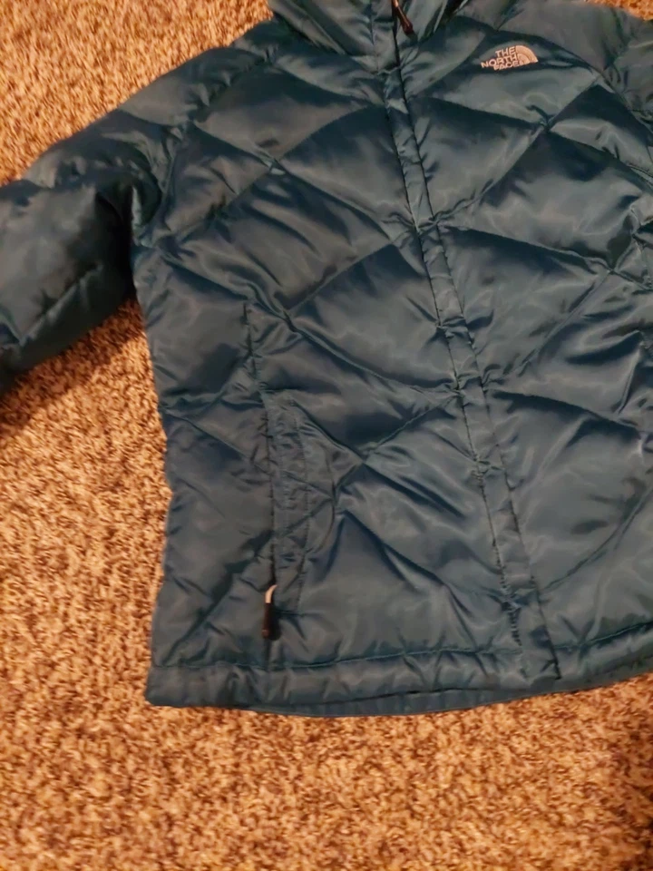 Chaqueta acolchada mediana The North Face 550 Down Fill para niñas "color raro" Foto 3 de 4