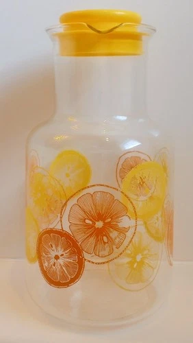 Vintage Pyrex 2 Qt Clear Glass Juice Carafe Oranges Lemons #3520 Yellow Lid