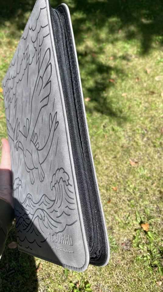 Carpeta grabada láser Pokémon Lugia/¡Hecha a pedido! Grabado/Enviado en EE. UU. Foto 3 de 4