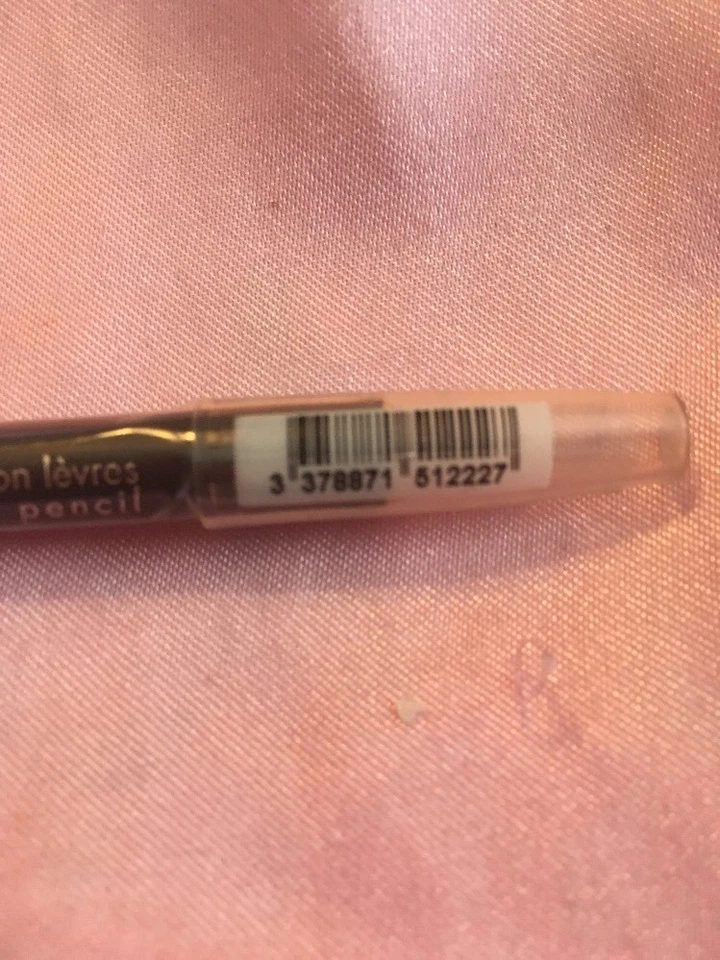 Lápiz labial Sephora Ultra lápiz labial SEPHORA #130 SELLADO 0,032 OZ  Foto 2 de 4