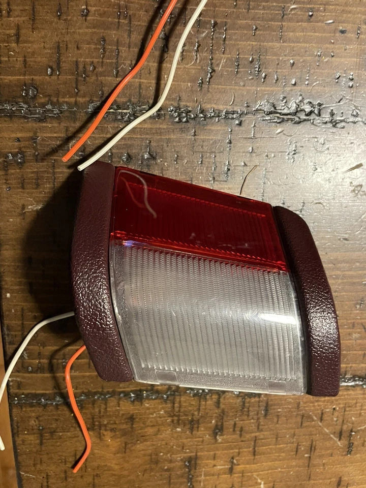 Buick Roadmaster 1994 1995 1996 panel interior puerta cortesía luces marcadoras rojo Foto 2 de 4