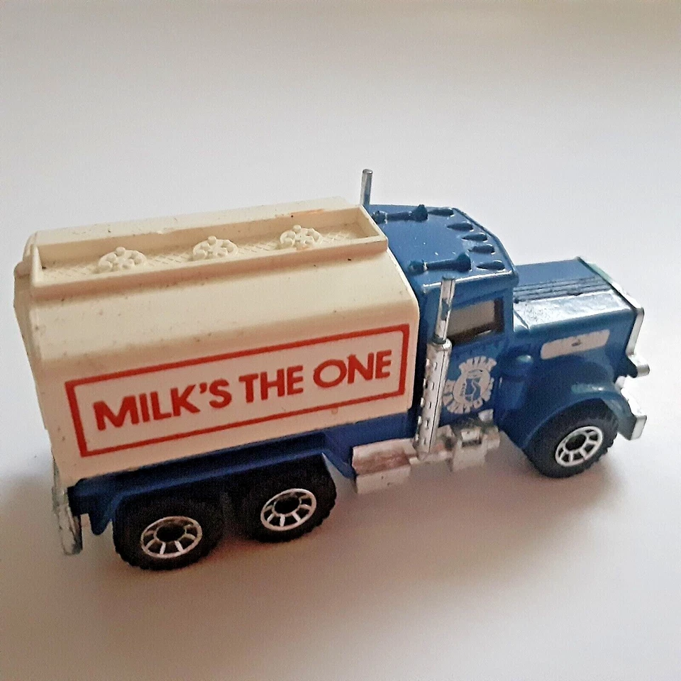 1981 Matchbox Peterbilt Milk Tanker Truck Vintage Made in England Lesney  Blue - Image 2 of 4