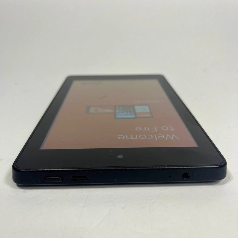 Amazon Fire HD 6 (4th Generation) PW98VM 8GB Wi-Fi 6 inch Black Tablet - Image 3 of 4