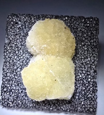 ***WOW-Sparkling Twin Prehnite crystal Balls, mine Connecticut***