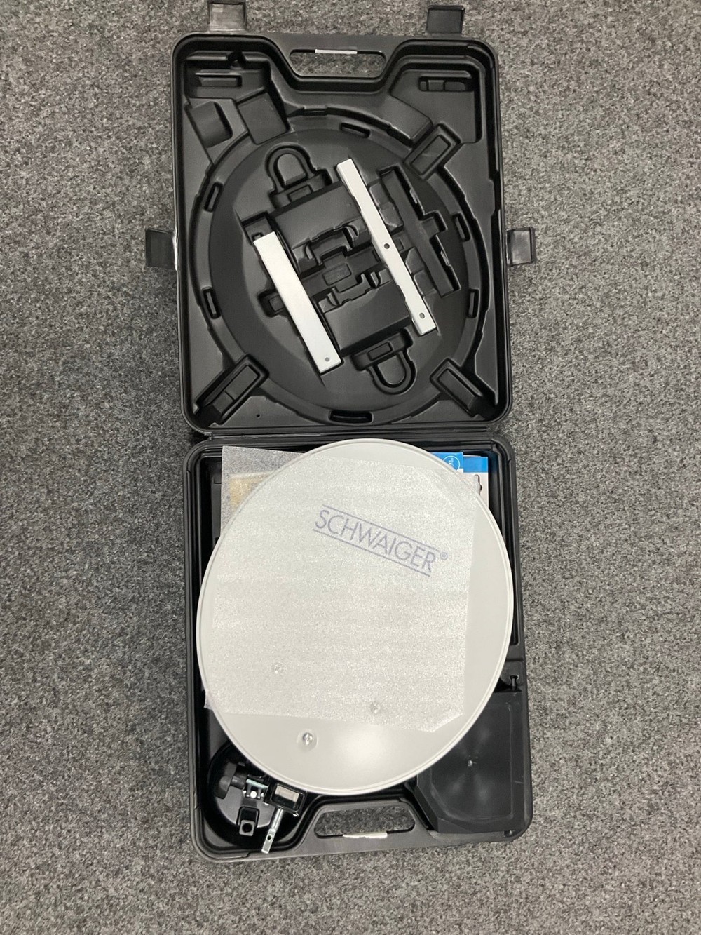 Schwaiger SAT3612 Camping Satelliten-Anlage Gebraucht 21907073 19090₽