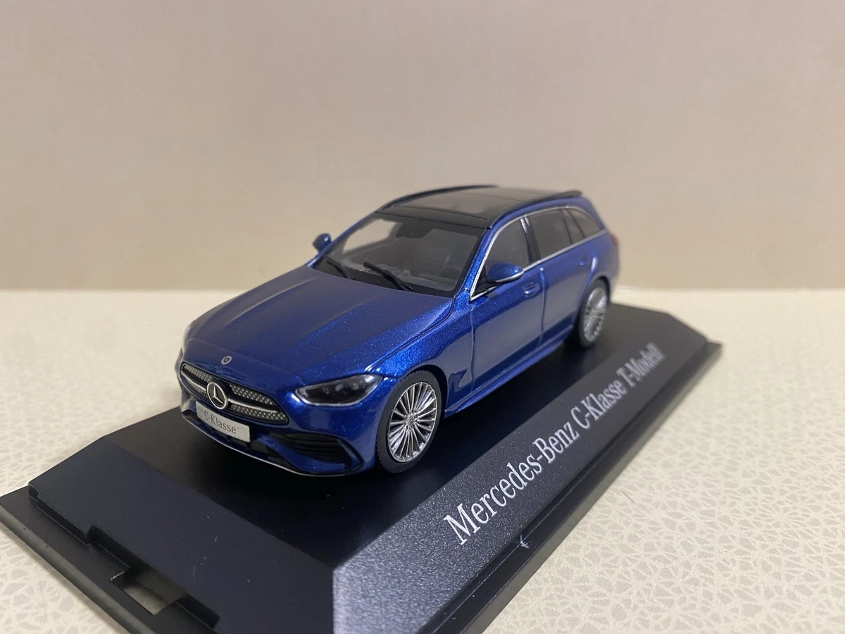 Minichamps 1/43 - Mercedes Classe C Sport Coupé Rouge Minichamps 1/43 - Mercedes Classe C Sport Coupé Rouge