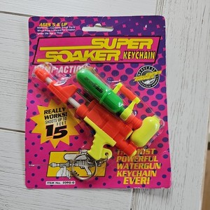 Vintage Super Soaker 200 DOUBLE BARREL Keychain 1993 Basic Fun 4.5" Never Opened