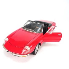 Minichamps Alfa Romeo 2000 Spider 1 18 scale 1970 model approximately 22.5 cm lo