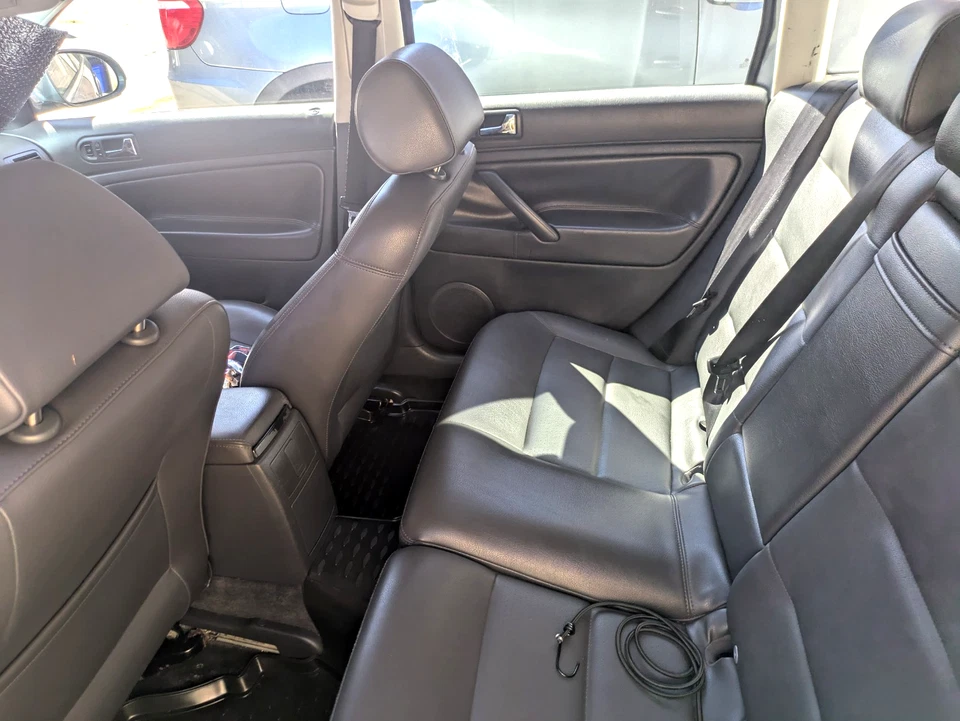 2005 Volkswagen Passat GLS 4MOTION - Image 4 of 4