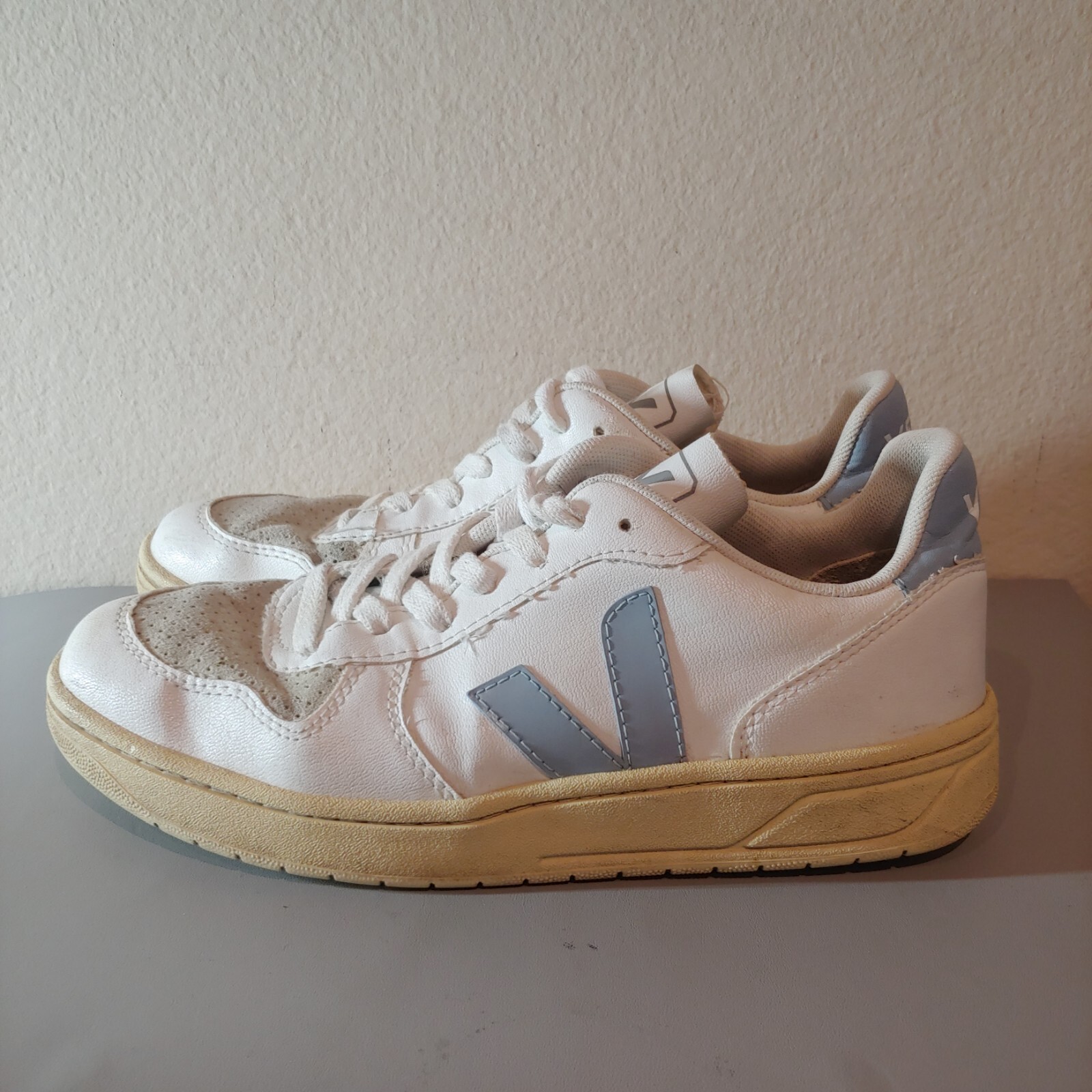 Veja V-10 Women's Size White, Blue Leather Lace Up Fashion Sneakers