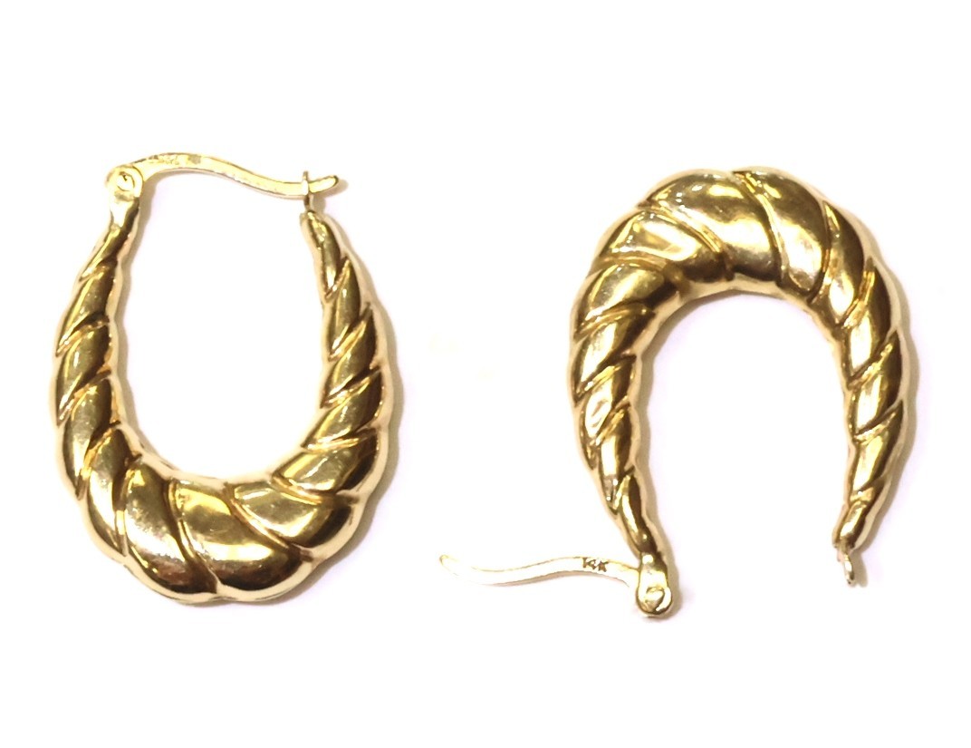 14k Yellow Gold pattern Oval Solid Hoop Huggie Ea… - image 4