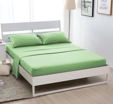 4-Piece Bed Sheet Set 1 Fitted Sheet 1 Flat Sheet 2 Pillowcases Queen Size