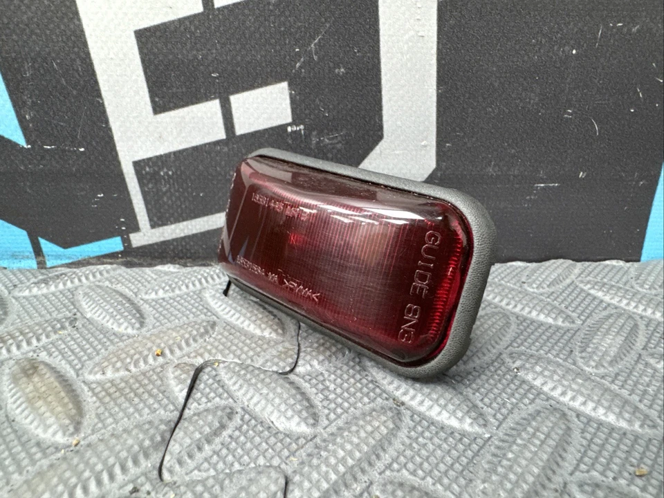 Luz marcadora roja para maletero Hummer H2 2003-2007 fabricante de equipos originales Foto 3 de 4