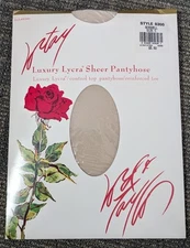 Lord & Taylor Luxury Lycra Pantyhose Sheer Control Top Size C Seashell Vintage