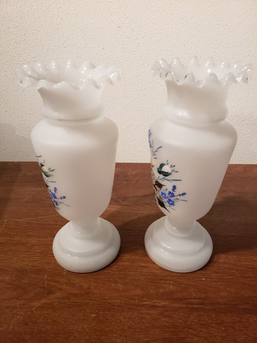 Paar 8" antike Bristol Opalglas Vasen handbemalt florales Design - Bild 2 von 5