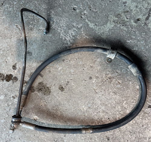 VW Crafter Mercedes Sprinter W906 Servoleitungen von dem Lenkgetriebe