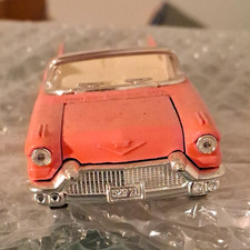 Solido 1/43 Cadillac Eldorado Biarritz 1957 Pink Diecast Convertible Car