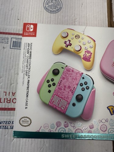 Pokémon Nintendo Switch Bundle 3 in 1 Joy Con Comfort Grip, Controller & Case - Picture 2 of 8